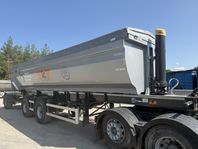Tipptrailer med täckning