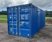 Ny container levererat med kranbil 
