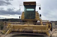 Skördetröska New Holland 8040	