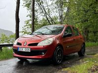 Renault Clio 5-dörrars 1.2 75hk | Billig i drift | Nyservad