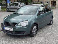 Volkswagen Polo Lågmil. Ny besikt. Ny skatt