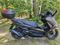 Honda NSS350 Forza svart