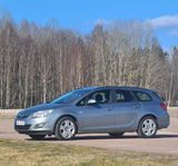 Opel Astra Sports Tourer 2011