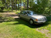 Mercedes-Benz 230 E 