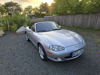 Mazda MX-5 1.8 | Knappt 3 500 mil | Nyskick | Nybesiktigad