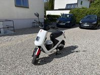 Snygg elmoped i mycket bra skick