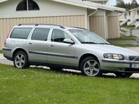 Volvo V70 2.4 T Nybesiktigad i veckan UA