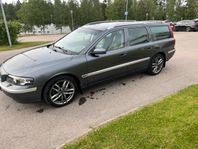 Volvo V70 2.5T NYBES IDAG ,NYSERVAD 