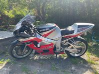 Fin GSX-R 750 K1