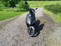 Motocr moped