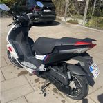 Peugeot Speedfight 2 takt nyrenoverad