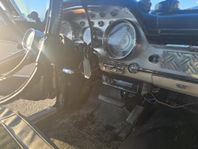 Chrysler New Yorker 4-dörrars Hardtop 6.8 V8
