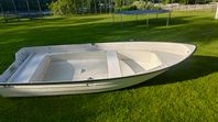 Cresent Sailor 380. 4hk mercury.