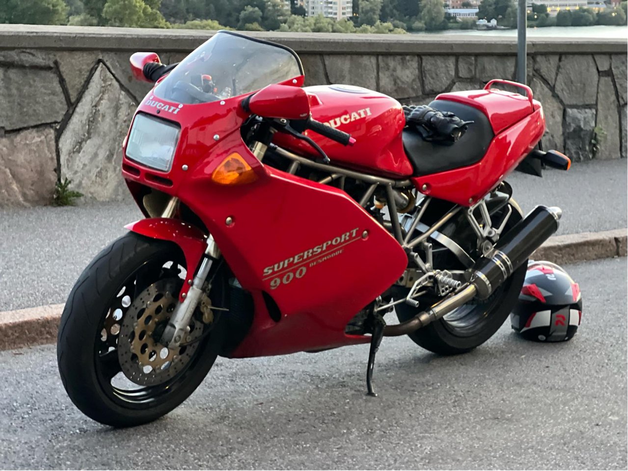 Ducati 900 Super Sport 
