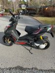 Moped Aprilia SR50 - 2017 i mkt gott skick 