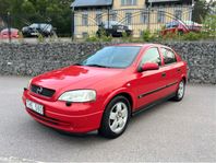Opel Astra 5-dörrar 1.6 besiktigad och nyskattad