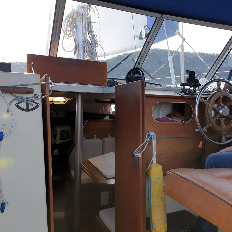 Albin 82 image