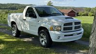 Dodge Ram 1500 Laramie 5,7L HEMI 349Hk 4WD A-traktor