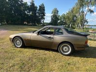 Porsche 944 