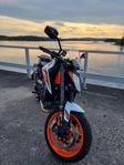 KTM Duke 890R