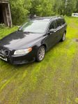 Volvo V70 2.0 F (2009) – Repobjekt / Reservdelsbil