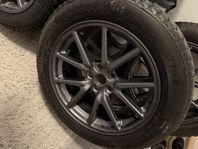 Tesla Aero originalfälgar m Nokian Hakkapeliitta 8 