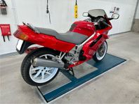 Honda vfr 750f rc36