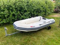 Valiant D-270 Rib, med sjösättningsvagn