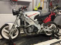 Yamaha szr 660