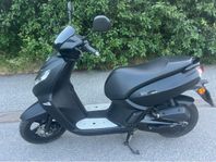Peugeot Kisbee MAD Black Edition 4-takt