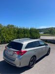 Toyota Auris Hybrid e-CVT 136hk