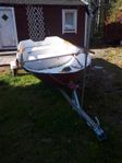 Plastbåt med motor