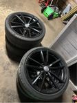 Fälgar med Pirelli P-zero däck