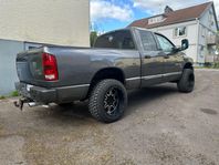 Dodge RAM 1500 Quad Cab 5.7 V8 HEMI 4x4