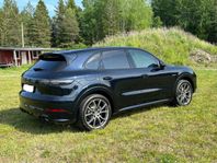 Porsche Cayenne E-Hybrid MOMSEN kvar