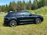 Porsche Cayenne E-Hybrid MOMSEN kvar