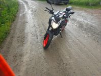 Yamaha mt 125