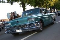 Buick Super 4-dörrars Riviera 6.0 V8