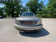 GMC Yukon XL Denali 6.0 V8 4WD Hydra-Matic