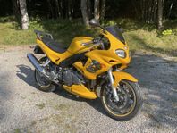 Triumph sprint RS 955i
