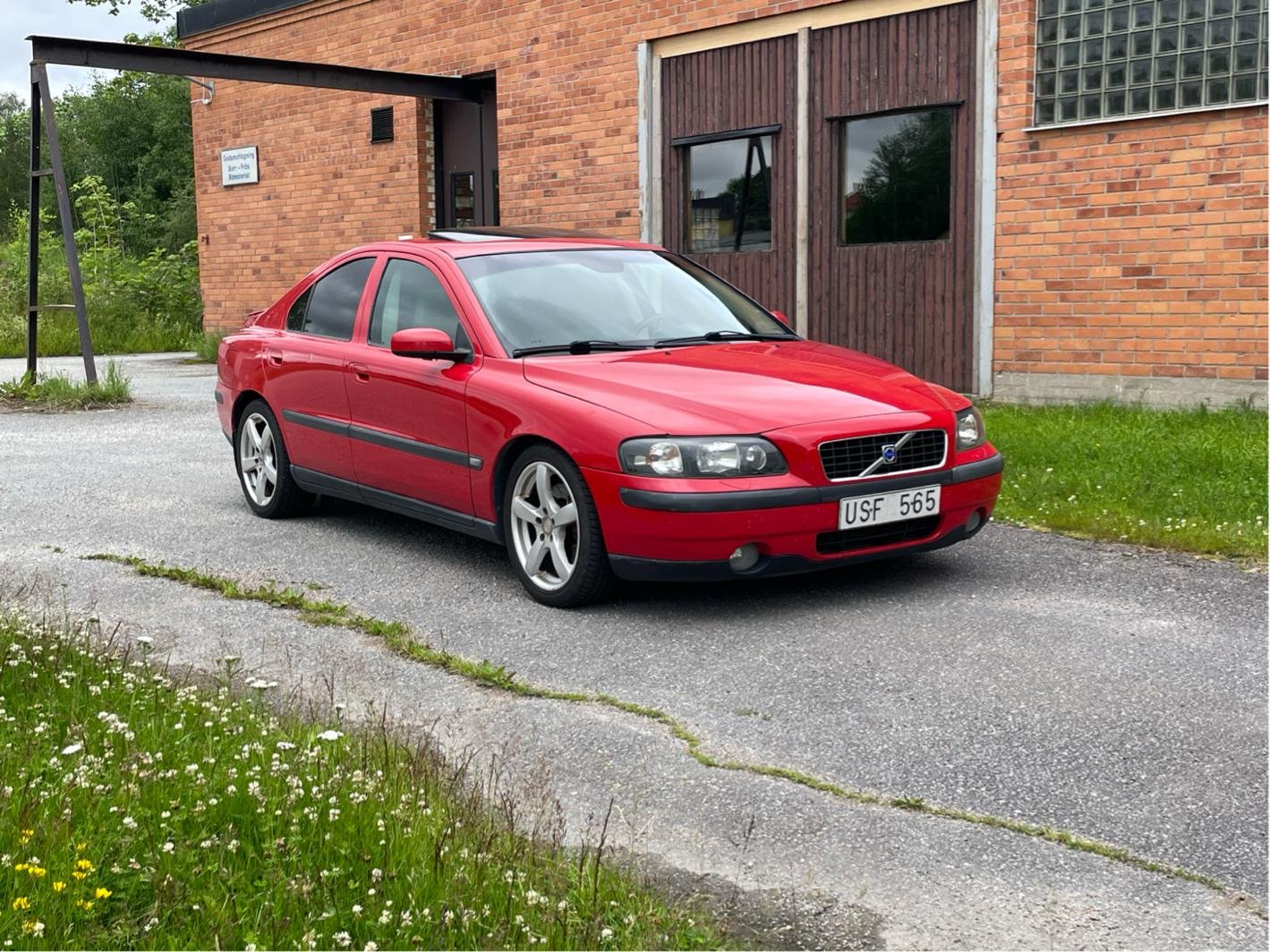 Volvo S60 T5 Manual, 250hp, 2004