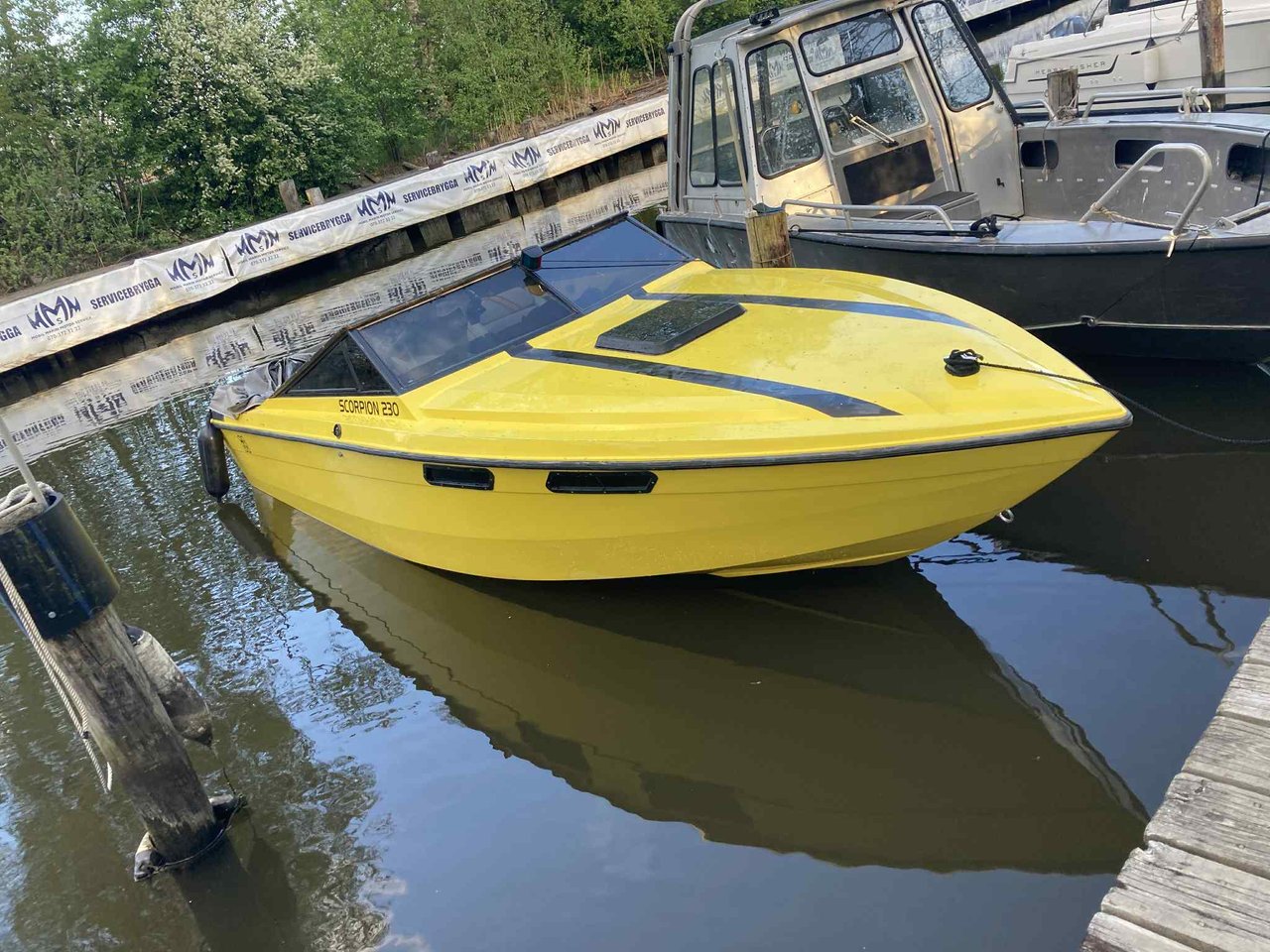 Chris Craft Scorpion 230