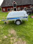 Tiki släp med kåpa
