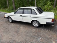 Volvo 244 240 4-door 2.0 DL