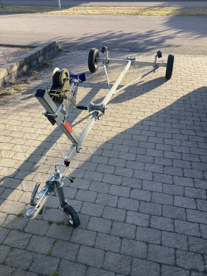 Stabilt och välskött båtsläp/...