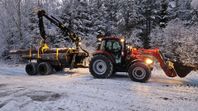 Case Farmall 115C & skogsvagn Vreten 1000