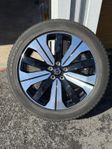 Säljer Volvo originalfälgar med Pirelli året-runt-däck