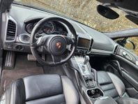 Unik !! Porsche Cayenne TURBO 2011/FabriksNy Motor Måste ses