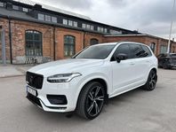 Volvo XC90 B5 AWD R-Design / 360 / HUD / 7-SITS / VÄRM / 22"