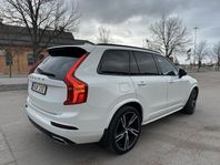 Volvo XC90 B5 AWD R-Design / 360 / HUD / 7-SITS / VÄRM / 22"
